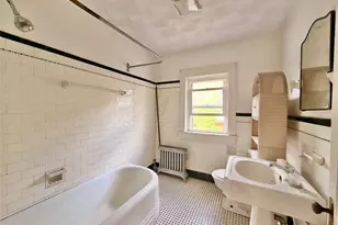 39 Illinois St, Central Falls, RI 02863 - Photo 7