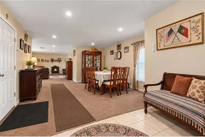 15 Metacomet Avenue, East Providence, RI 02916 - Photo 9