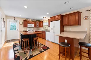 15 Metacomet Ave, East Providence, RI 02916 - Photo 21