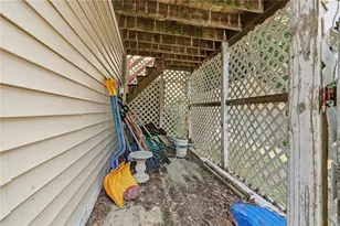 29 Stillwater Ave, Providence, RI 02908 - Photo 31