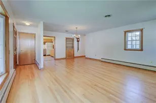 40 Brimfield Rd, Cranston, RI 02920 - Photo 13