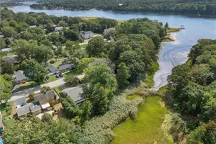 14 Plymouth Dr, Barrington, RI 02806 - Photo 3