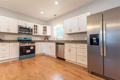 184 Avenue C #-3, Woonsocket, RI 02895 - Photo 7