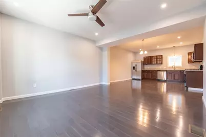 184 Avenue C #-2, Woonsocket, RI 02895 - Photo 3