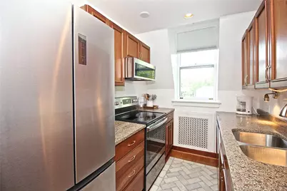 1 Oakwood Terrace #7, Newport, RI 02840 - Photo 17