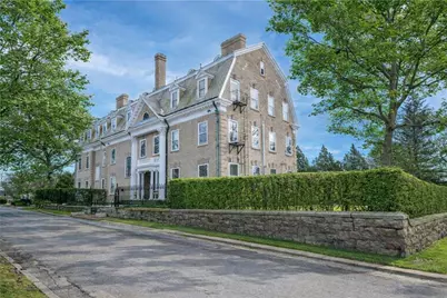 1 Oakwood Terrace #7, Newport, RI 02840 - Photo 1