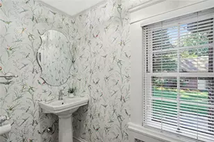 131 Freeman Pkwy, Providence, RI 02906 - Photo 25