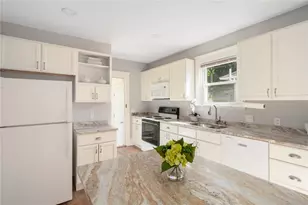 14 Taft Ave, Providence, RI 02906 - Photo 7