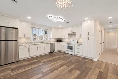 30 Wardlaw Court, Providence, RI 02908 - Photo 11