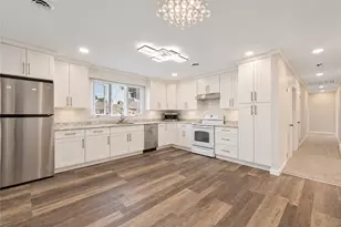 30 Wardlaw Ct, Providence, RI 02908 - Photo 11