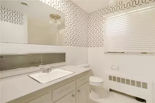 30 Wardlaw Ct, Providence, RI 02908 - Photo 19