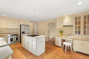 102 Edgewater Rd, Narragansett, RI 02882 - Photo 5