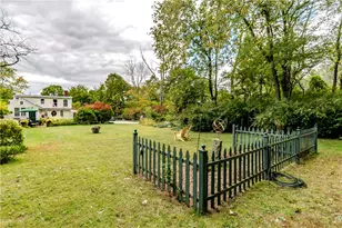 1409 Hope Rd, Cranston, RI 02831 - Photo 37