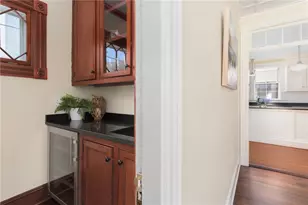 21 Division St, Newport, RI 02840 - Photo 9