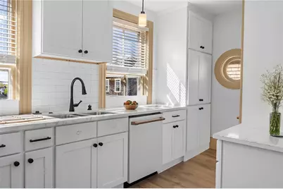 18 Barney Street #2, Newport, RI 02840 - Photo 3