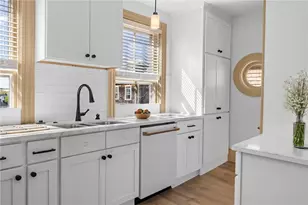 18 Barney St, Newport, RI 02840 - Photo 3