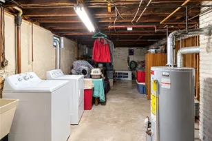 23 Whitford Ave, Pawtucket, RI 02860 - Photo 15