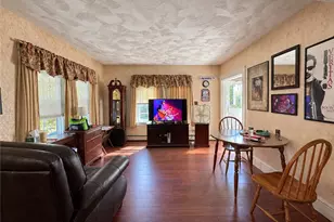 23 Whitford Ave, Pawtucket, RI 02860 - Photo 5