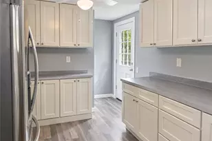30 Eddington St, Pawtucket, RI 02861 - Photo 15