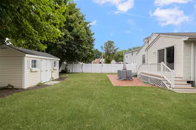 330 Daggett Avenue, Pawtucket, RI 02861 - Photo 19