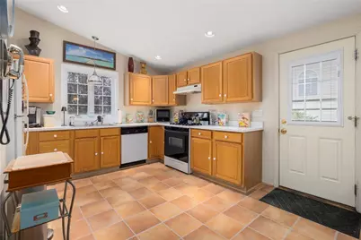 330 Daggett Avenue, Pawtucket, RI 02861 - Photo 3