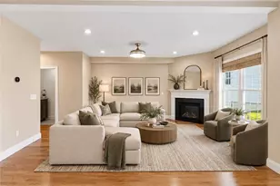 102 Hunting Hill Dr, Cumberland, RI 02864 - Photo 1