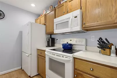3524 West Shore Road #C-707, Warwick, RI 02886 - Photo 5
