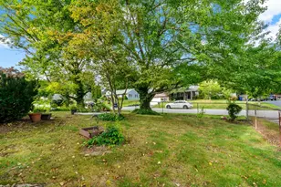7 Charlotte Dr, Bristol, RI 02809 - Photo 15