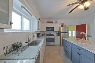 36 Dixon St, Newport, RI 02840 - Photo 5