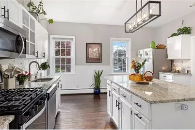 38 Collins Street #B, Bristol, RI 02809 - Photo 15