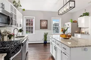 38 Collins St, Bristol, RI 02809 - Photo 15