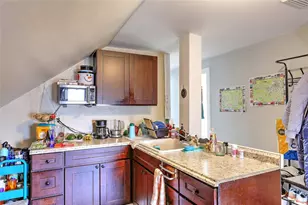 390 Hope St, Providence, RI 02906 - Photo 3