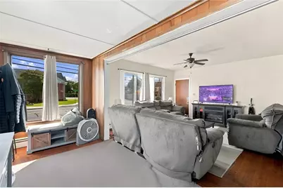 904 Newport Avenue, Pawtucket, RI 02861 - Photo 9