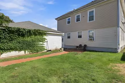 904 Newport Avenue, Pawtucket, RI 02861 - Photo 5