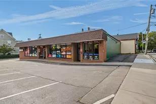 236 Broadway Ave, Newport, RI 02840 - Photo 1