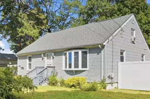 20 Horse Neck Rd, Warwick, RI 02889 - Photo 3