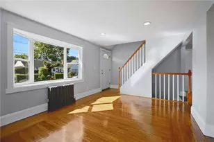 37 Vera St, Warwick, RI 02886 - Photo 5
