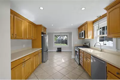 37 Vera Street, Warwick, RI 02886 - Photo 3