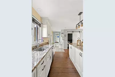 60 Charles Street, Bristol, RI 02809 - Photo 17