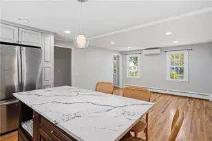 22 Carriage Dr, Lincoln, RI 02865 - Photo 5