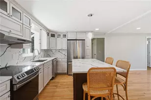 22 Carriage Dr, Lincoln, RI 02865 - Photo 3