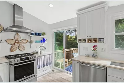 38 Lakeview Drive, Narragansett, RI 02882 - Photo 13