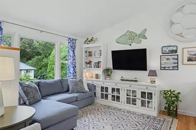38 Lakeview Drive, Narragansett, RI 02882 - Photo 7
