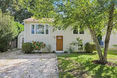 38 Lakeview Drive, Narragansett, RI 02882 - Photo 1