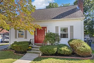 184 Chestnut Ave, Cranston, RI 02910 - Photo 1