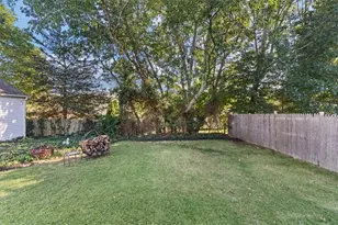 184 Chestnut Ave, Cranston, RI 02910 - Photo 21