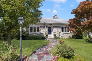 135 Arnold St, Lincoln, RI 02865 - Photo 1