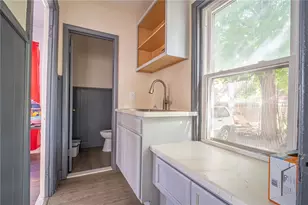 36 Hamilton St, Providence, RI 02907 - Photo 11