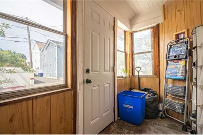 36 Hamilton Street, Providence, RI 02907 - Photo 31
