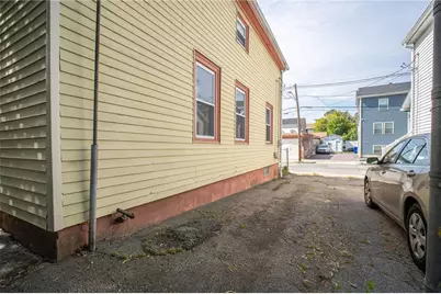 36 Hamilton Street, Providence, RI 02907 - Photo 29